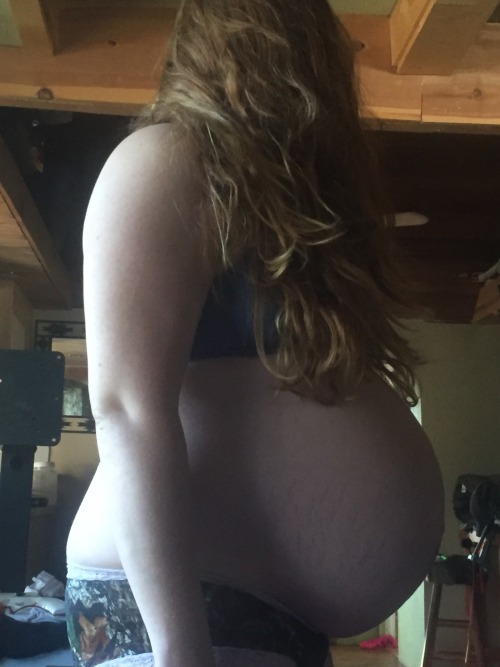 Porn photo fummins:My sexy Redhead pregnant with Twins