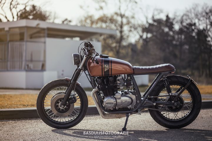 caferacerpasion:  🏁 Made in 1978? Kawasaki Z650 ‪Brat Style‬ by Wrench Kings.Quién