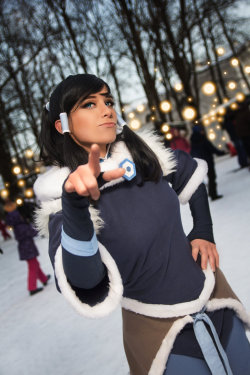 hotcosplaychicks:  I’m the AVATAR! by Nishi-Gantzer Check out http://hotcosplaychicks.tumblr.com for more awesome cosplay