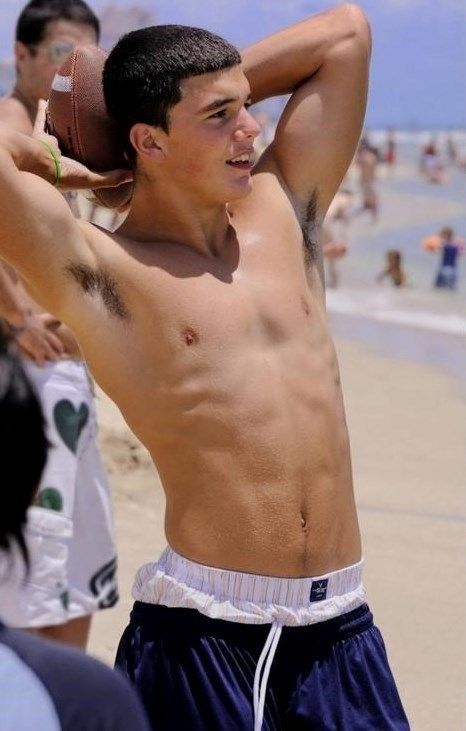 maleinjection:  Love his pits  Omggg