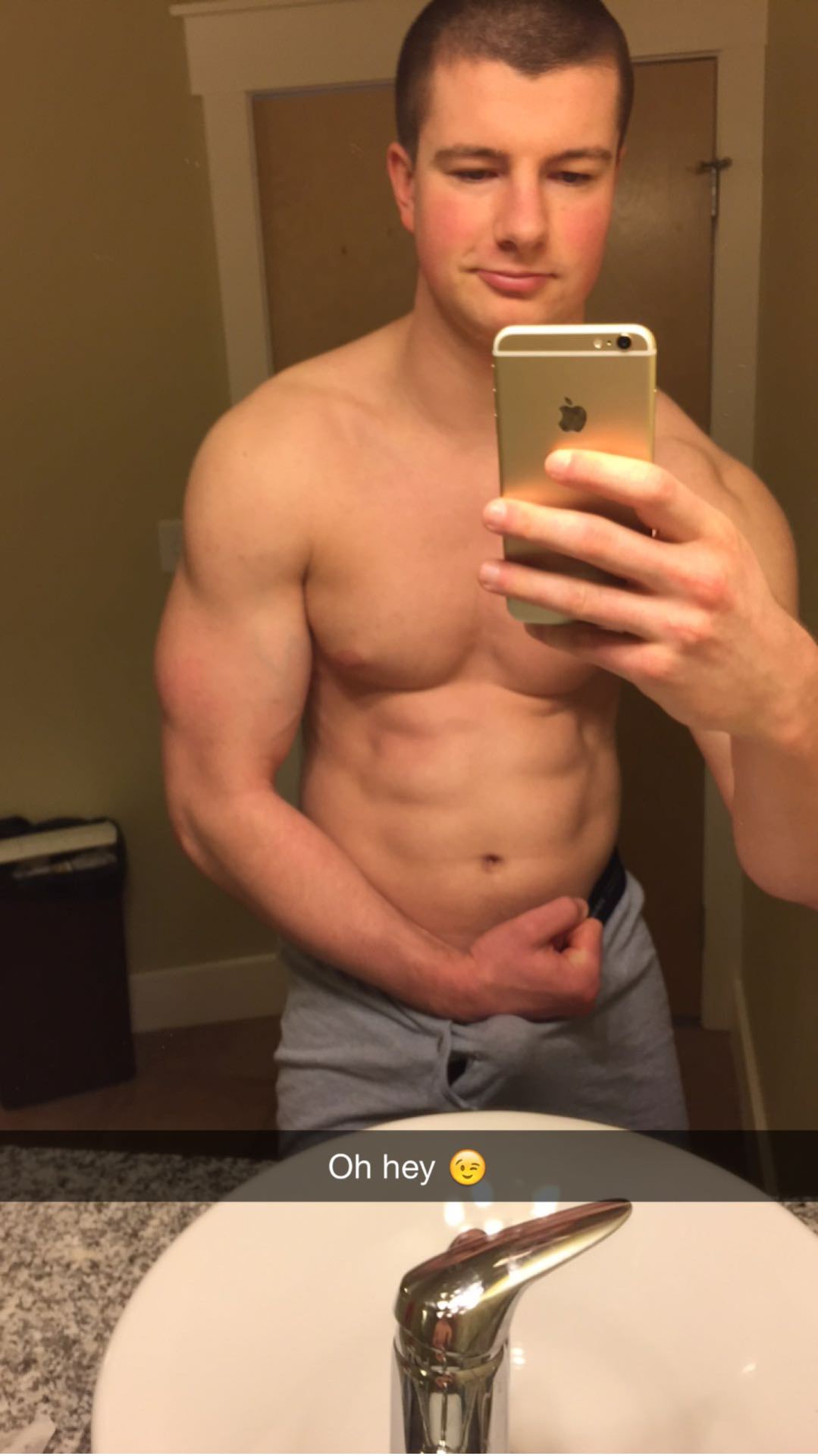 tamirowlands:  luke-winters:  kambreycollins:  Hot, smooth bodied muscular guy, check