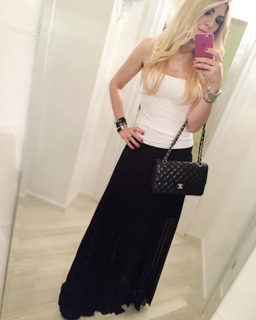 Last night: #dolcegabbana top, #zara pleated skirt (old), #chanel bag, #hermes bracelets