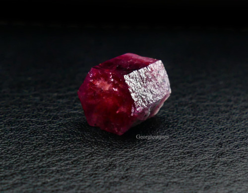 mineralsgemstones: Super rare Bixbite, doubly terminated hexagonal crystal with no damage!Also know 