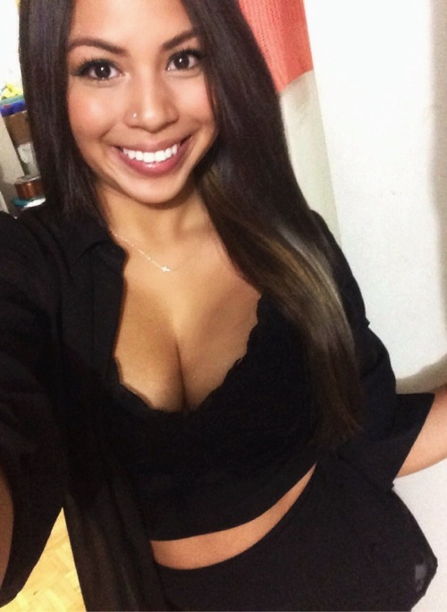 yesseniad:  All black everything 💋 