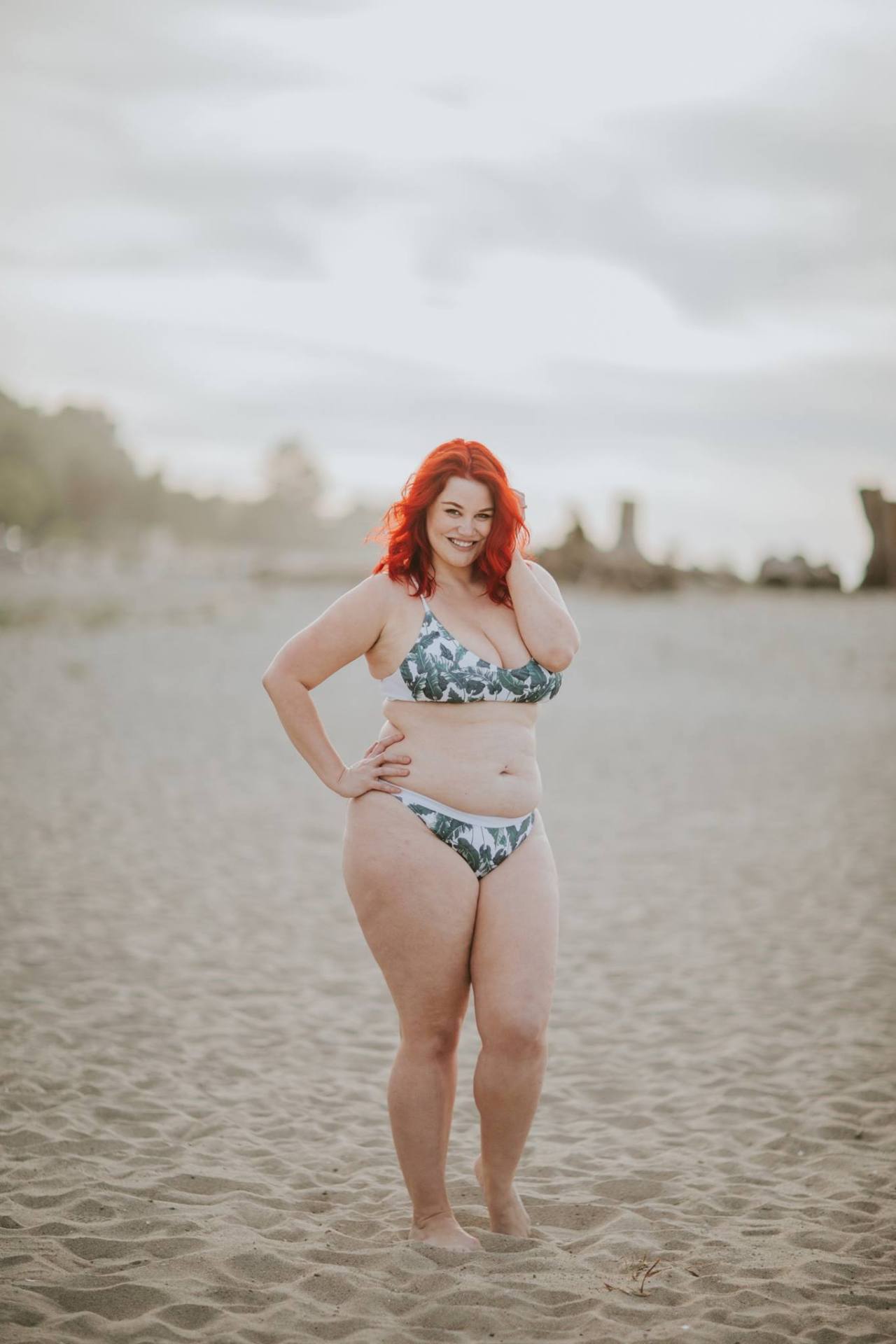 italiankong:  The always sexy-beyond-words curvy redhead Ruby Roxx. One of the all-time