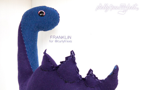 pollypurrrfect: meet franklin the dinosaur ♡ i made him for @curlyfrixxs and he is the most precious