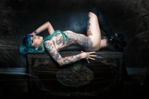 Hot Girls Inked