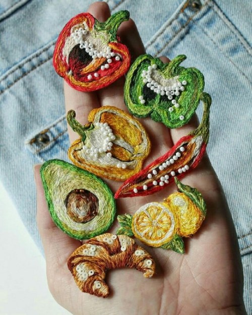 lustik:Beaded &amp; Embroidered Vegetables &amp; Food by Nemnozkho Broshka.