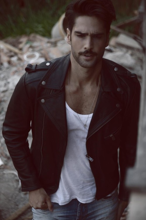 gaymadridboy:  Breno Junior  