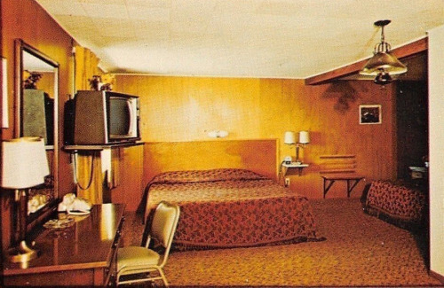deadmotelsusa:Motel rooms of the 1970′s