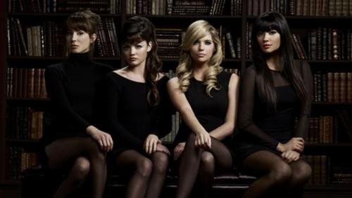 52% love for Emily Field&rsquo;s bang situation.32% love for Aria &ldquo;Rockabilly Hair Boa