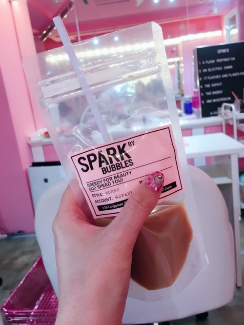 capsule-bunny:Just had my nails done at Spark by Bubbles in Harajuku! I did the August campaign whic