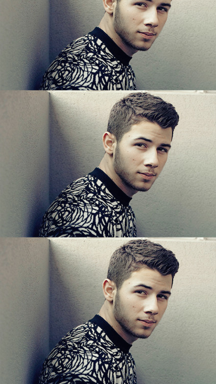 lock-screen-s:  Nick Jonas iPhone 5/5s, Also Fits the iPhone 6.Like/Reblog if you save or use.♥Request here
