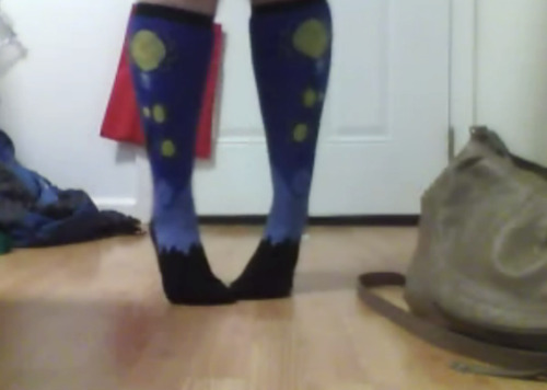 bloggerslut:EEE MY NEW VAN GOGH SOCKS ARE HERE LOOK IT LOOK IT LOOK IT!!I love long socks!