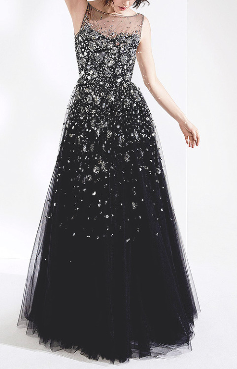 evermore-fashion:  Jenny Packham Fall 2018 Ready-to-Wear Collection