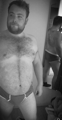 foxinthecity:  thebeardandthebelly:  Obligatory changing room selfie. Why is it always so hot in these things?  So sexy. And looking a bit like James Corden. 