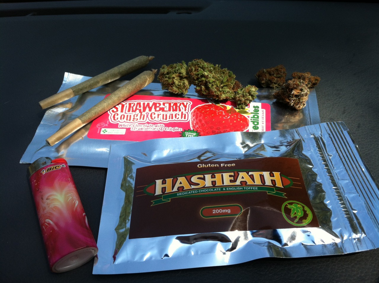 trancepixie:  Strawberry cough edible chocolate and hash heath 200mg weed chocolate