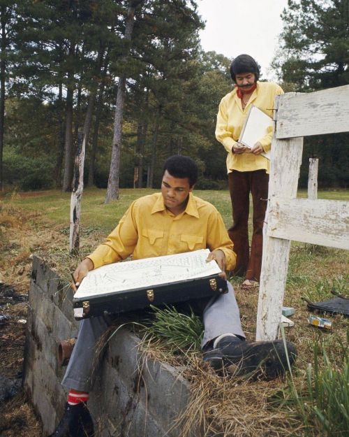 Muhammad Ali Drawing With LeRoy Neiman During Training For His Comeback From Exile Against Jerry Quarry