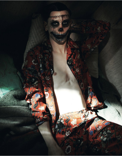 A LAND OF DiAMONDS & DEMONS Instagram: Xubilance
