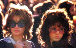 vintagefashionandbeauty:  Women with sunglasses