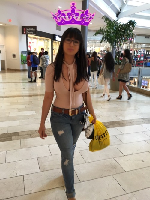 royal-tease-queen: Hello my ⚔Loyal Royal Knights ⚔ Here is a example of how I dressed for YOU at the