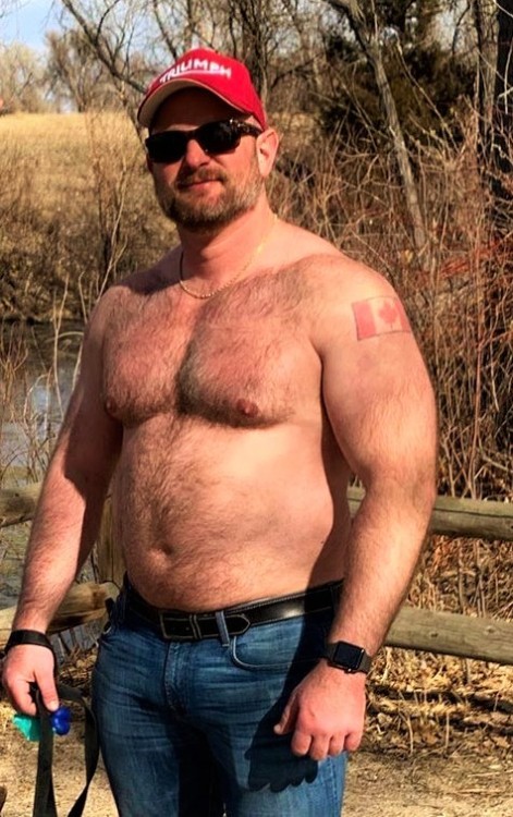 dad-bods: Beefy Canadian redneck. What a stud.