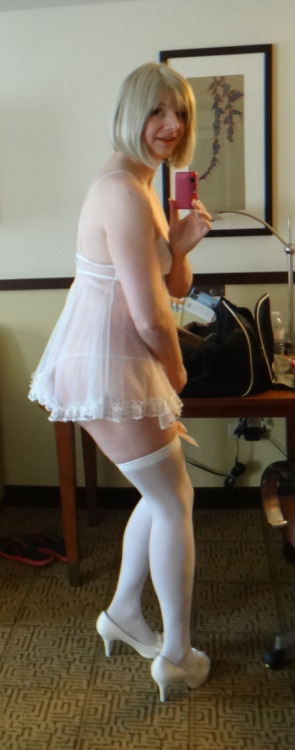 mymmmmasquerade: peek a boo….I am here for you