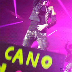aerintine:  y3ol: #OGSSG Fancam taken by me - Dongwoo (Wings)  #HOLY FUCK THE 3RD GIF 