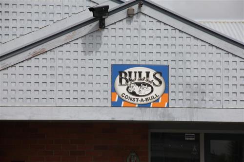 fyeahkiwikiwi:dauntless-cake-and-amity-bread:There’s this town in New Zealand called Bulls and liter