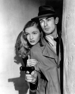  Alan Ladd and Veronica Lake in This Gun