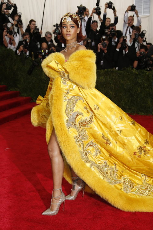 robyncandids: 5/4: Rihanna at the Met Gala in NYC