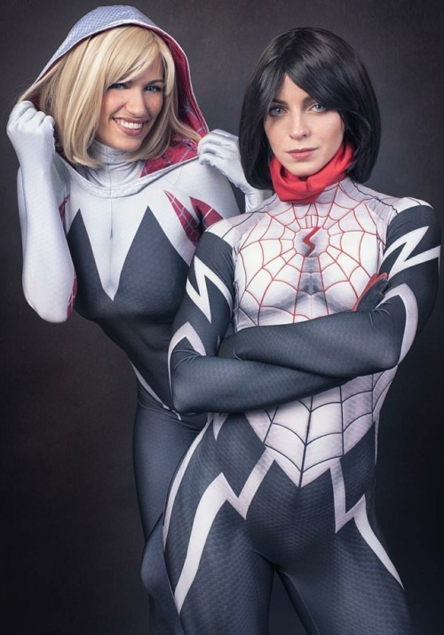 Spiderverse women cosplayers.