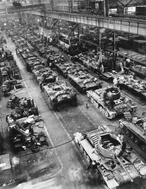 Valentine Tanks on the Assembly Line par Tyne &amp; Wear Archives &amp; MuseumsVia Flickr :Valentine