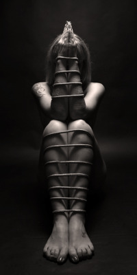 elegantdestinylioness:  http://softscreams.com/bdsm-fetish-photography/