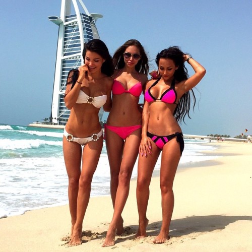 leinetagrm: Love coming to Dubai because of them @mirgaeva_galinka @sitorabanu by bilyalova_sveta