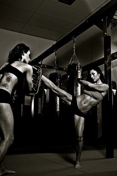 taichi-kungfu:  So charming muay thai lady!!