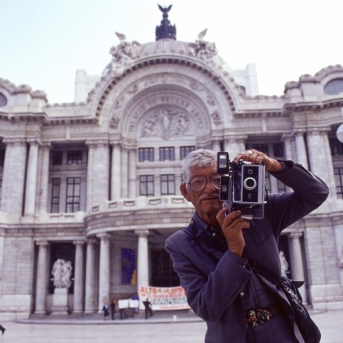 ¿Cuántos de ustedes recuerdan al abuelo de las instantáneas de Bellas Artes? #DF #Turismo #Photo #SinFiltro #Personajes #México