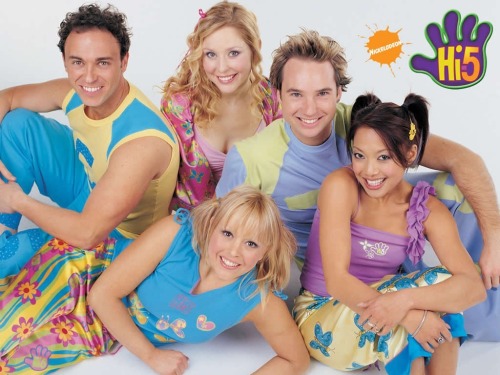 dysphorism:  fake-mermaid:  thealmightyllama:  backcombing:  drawingwerewolves:  ivoury:  astrofairy:  solicitable:  astrofairy:  IT HAS COME TO MY ATTENTION THAT MANY PEOPLE HAVE LIVED A DEPRIVED LIFE AND NEVER HEARD OF HI 5. THIS IS THE ORIGINAL CAST