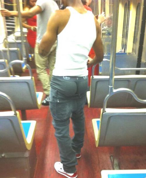 fineassnigga:  http://fineassnigga.tumblr.com/