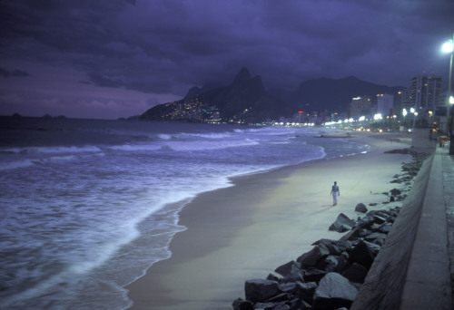 unrar:Brazil, Rio de Janeiro 2000, David Alan Harvey.