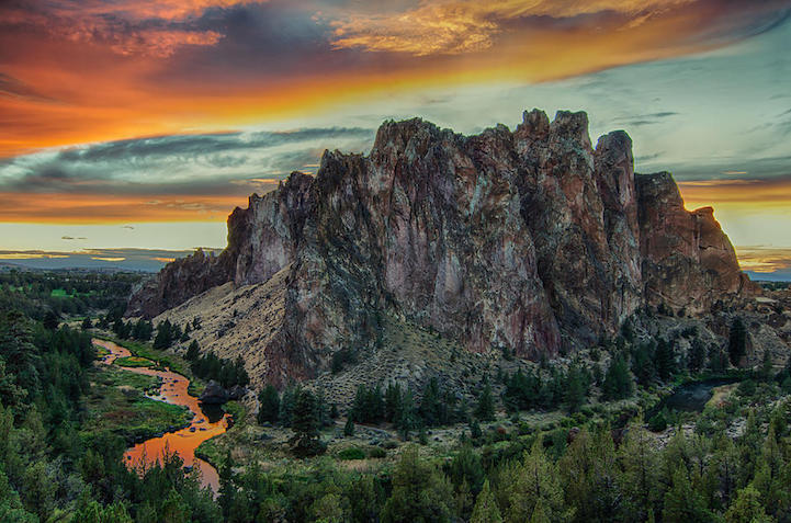 bobbycaputo:    Breathtaking Landscapes Capture the Diverse Beauty of Oregon Photographed
