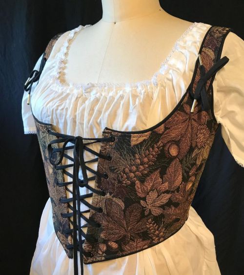 Autumn leaves- bespoke Ren Faire bodice made in beautiful custom fabric with acorns and leaves #peri