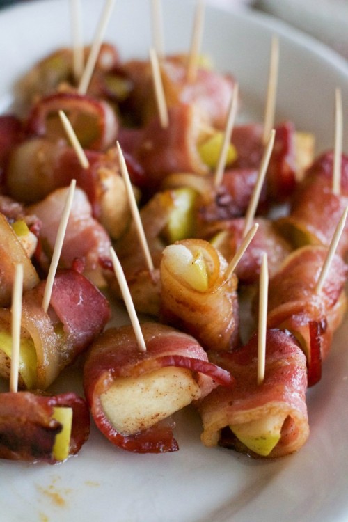 guardians-of-the-food:Brown Sugar Bacon Wrapped Apples
