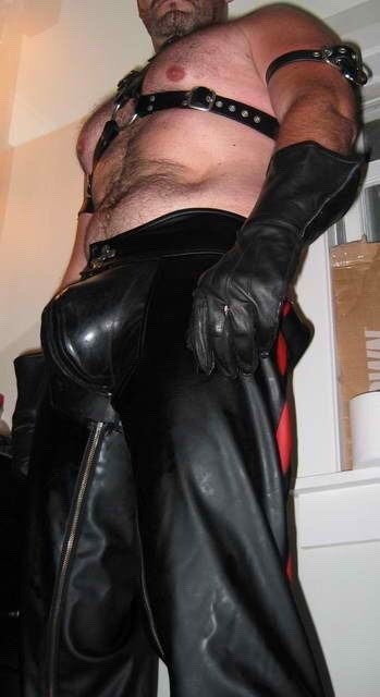 LEATHERSSMOKERDOM porn pictures