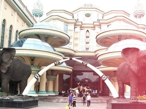 By Chestlim On Flickr.The Sunway Lagoon Water Theme Park - Kuala Lumpur, Malaysia.