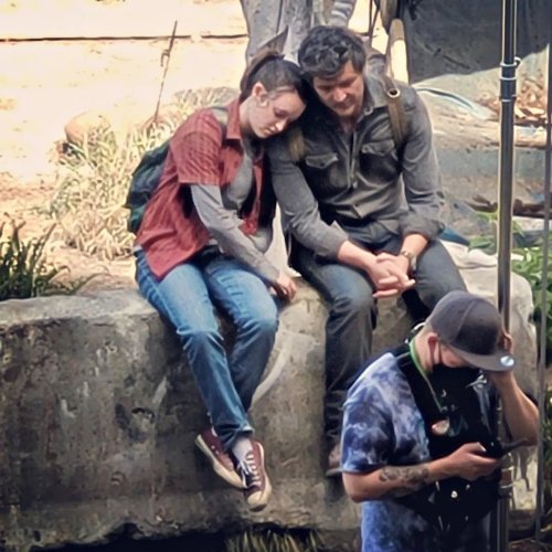 Bella Ramsey and Pedro Pascal on the set of The Last of Us jaimep007 | Instagram 