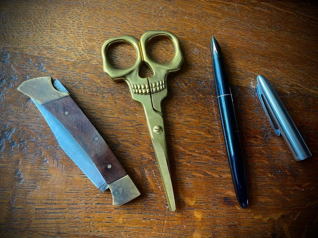 The #dopest #skull #scissors I’ve ever seen. Thanks to @pulpstationeryandart
https://www.instagram.com/p/COz0fiZs131/?igshid=tu27uwgbz28d