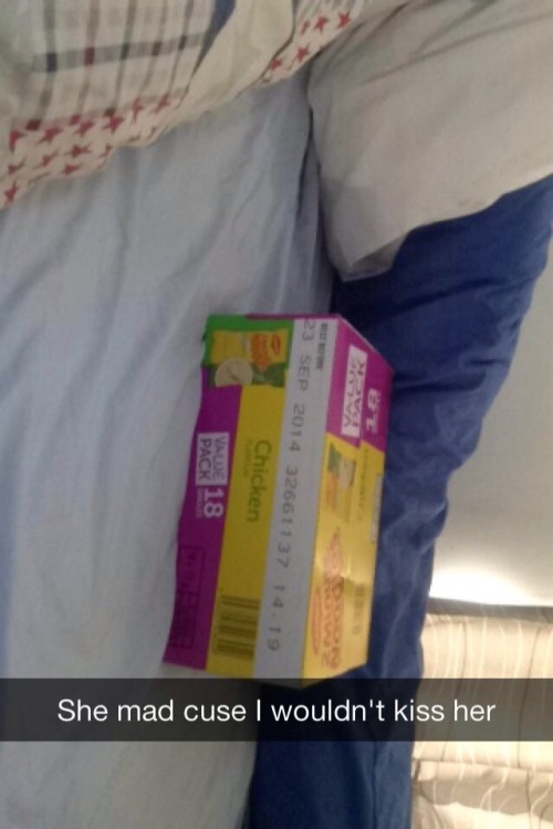 godsmangina:  human boy falls in love with box of noodles 