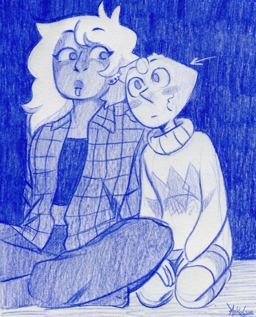 reo-coquelicot:  MysteryPearl Week day 2 : Movies ~ Seems like I’m having a ball drawing comics. Kudos to those who will guess which movie they’re watching ! (Hint : it’s gay culture) Good luck. 