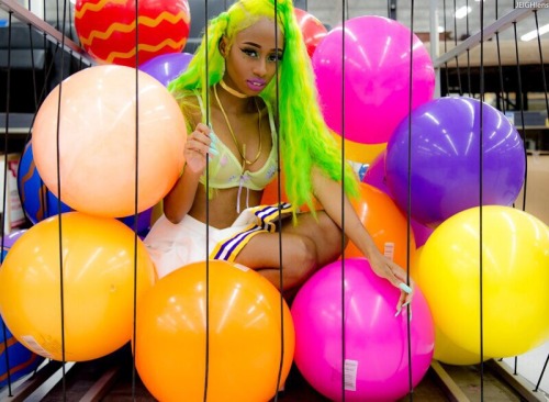 getsomegreens:My cage of color